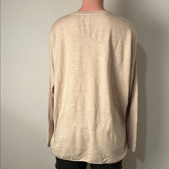D&Co Light Tan Knit Pullover Vneck Sweater with Front Pockets Size Large - Picture 7 of 12